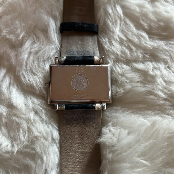 Authentic Burberry watch - Picture 3 of 3